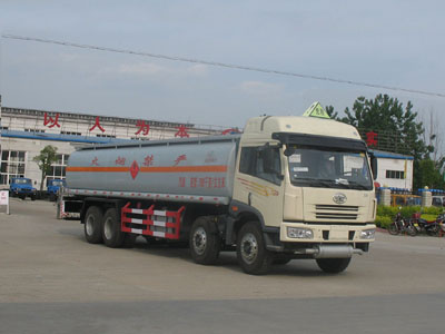 解放前四后八运油车 解放前四后八危险品运输车 油罐车价格 图片