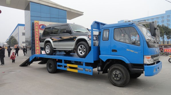 咸寧勁卡平板運輸車生產(chǎn)廠家，咸寧哪里賣平板運輸車？