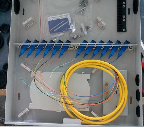 12芯光纤楼道箱，12芯光纤楼道箱，12芯光纤楼道箱