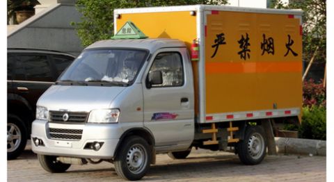 東風(fēng)俊風(fēng)民爆車煤礦專用運(yùn)輸車