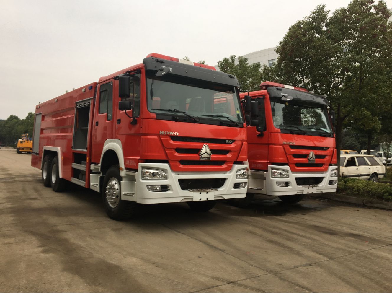 雅安地區(qū)大型消防車 _森林滅火消防灑水車