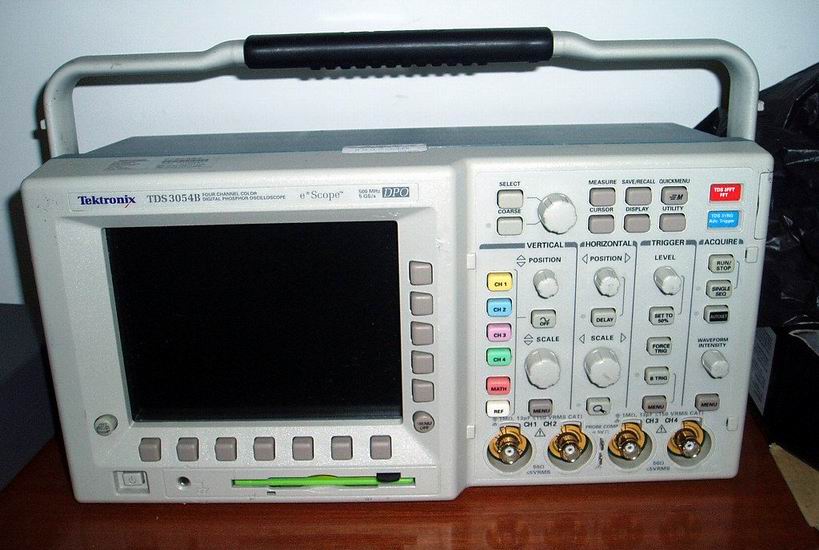 促銷HP8656B 射頻信號源發(fā)生器100KHz-990MHz