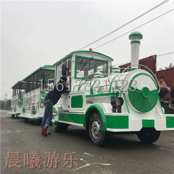 冬季是商場觀光無軌小火車經(jīng)營的絕佳時機