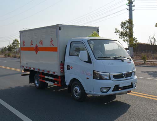 蘇州三類危險品運輸車/涂料油漆桶裝運輸車