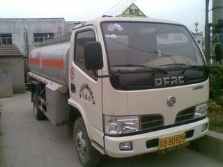 长子县小型油槽车