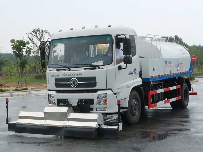 汽車掃地車廠家