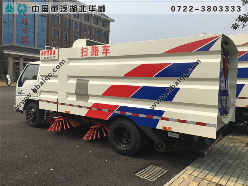 江鈴新順達(dá)電動(dòng)吸塵車_小型5立方國四掃路車