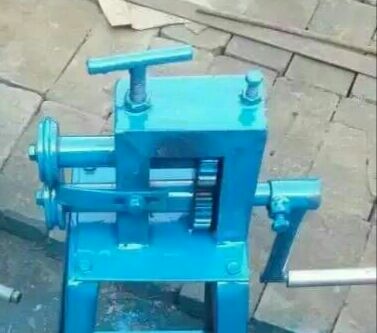 秦皇島手動(dòng)折彎機(jī)  鐵皮壓彎機(jī) 鐵皮折彎機(jī)