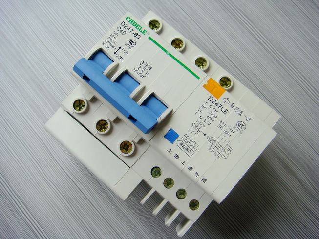 dz10-100断路器dz10 100  投标