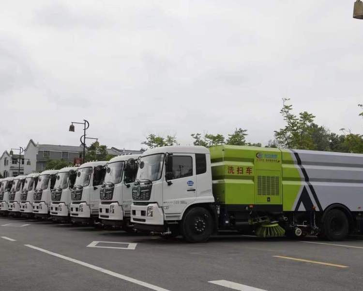 9方塵7方水的東風天錦洗掃車 中置4掃盤 可沖洗洗涮功能