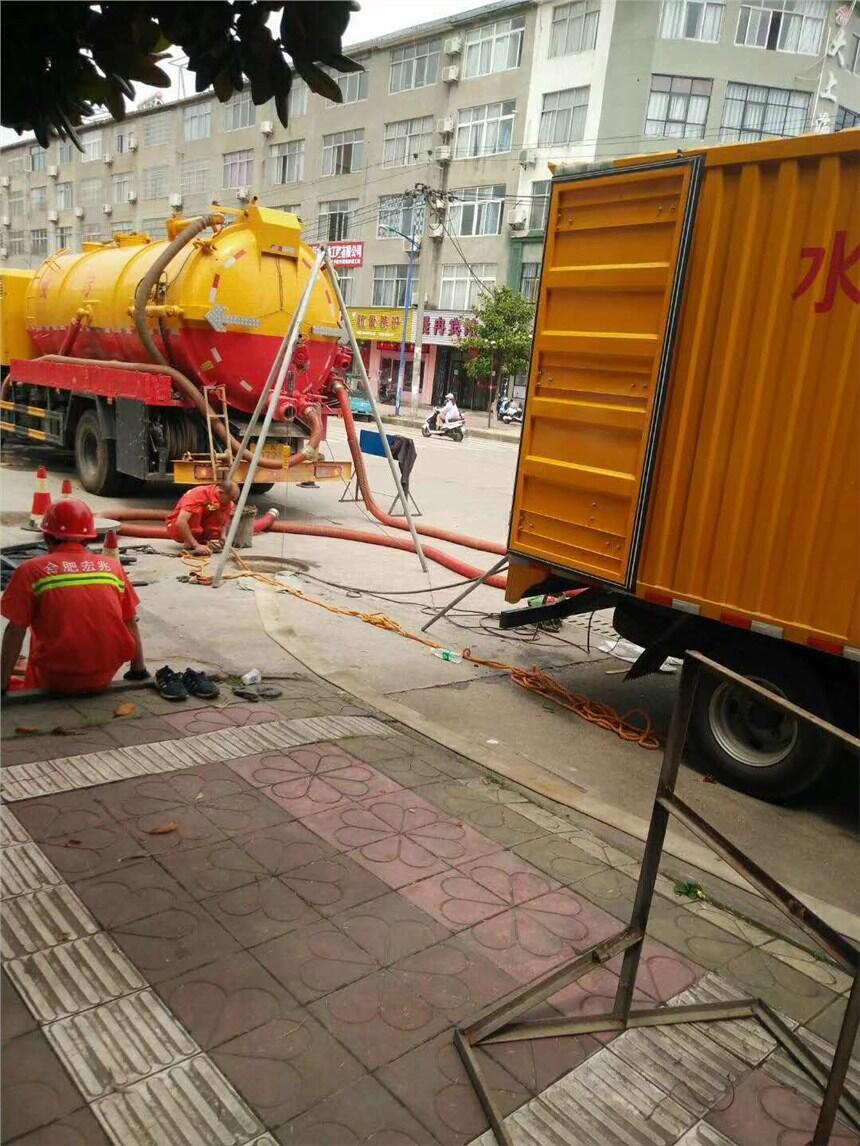 新闻：天津大港区地下雨水管道疏通清淤