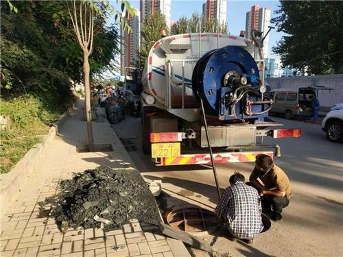 新闻：天津塘沽区地下雨水管道疏通清淤