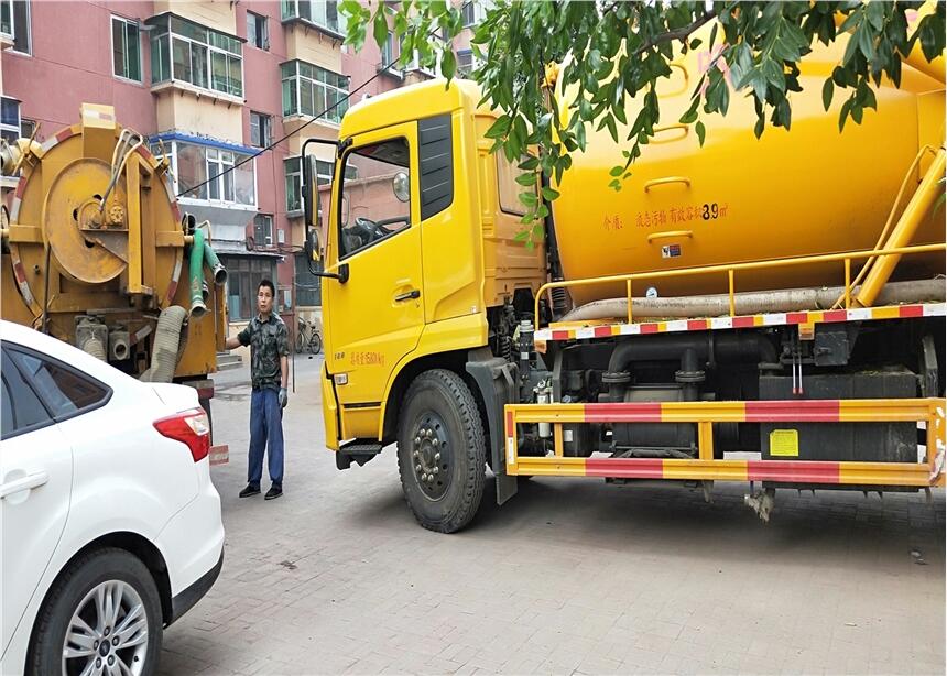 新闻：天津东丽区地下雨水管道疏通清淤