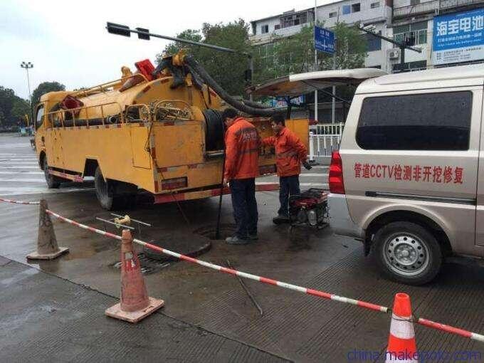 新闻：天津南疆港清掏化粪池（可清见底）