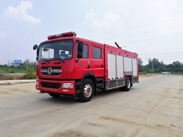 東風7噸泡沫消防車 JDF5171GXFPM70/E6型泡沫消防車