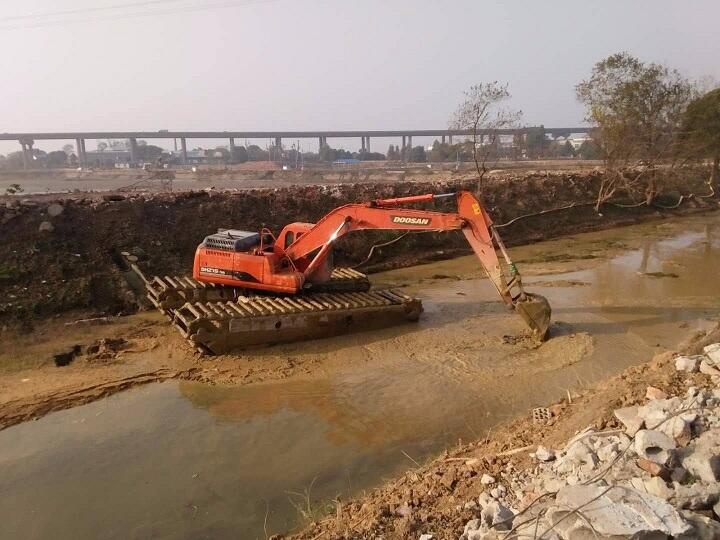 沼澤地清淤挖掘機(jī)水上挖機(jī)出租就在東莞江南公司