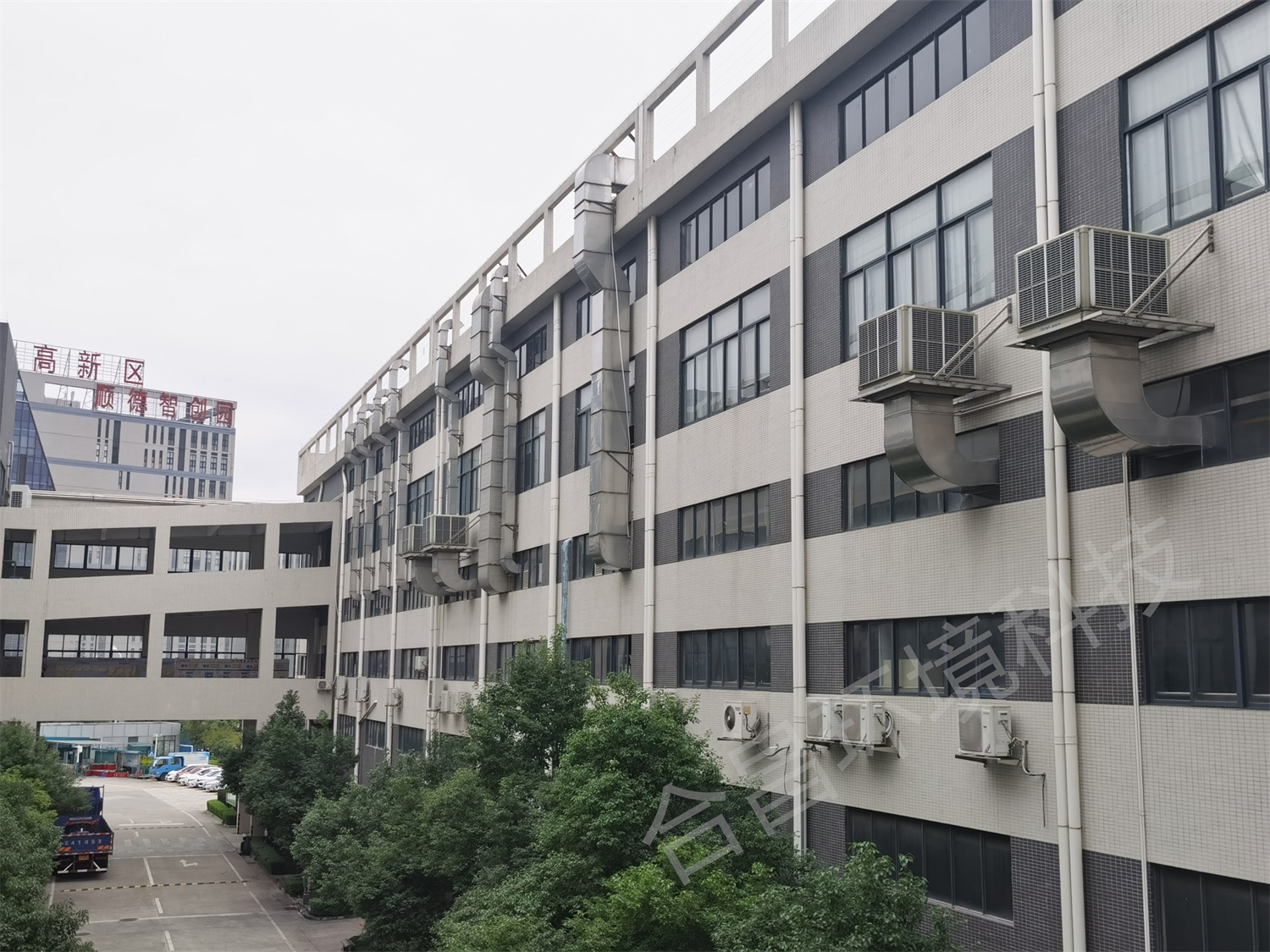 企业车间降温总担心费钱又没效果？环保空调打破高温难题
