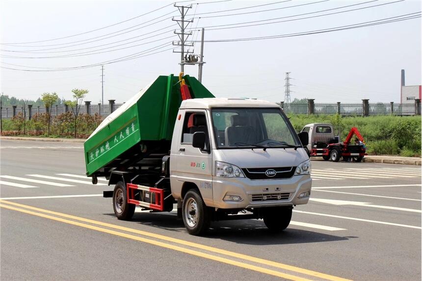 新款垃圾車_垃圾車的垃圾車