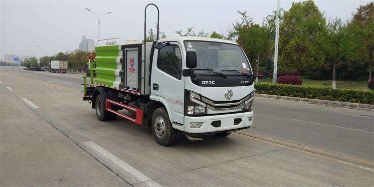 福建綠化小型灑水車銷售點|多利卡灑水車價格  廠家精工品質(zhì)