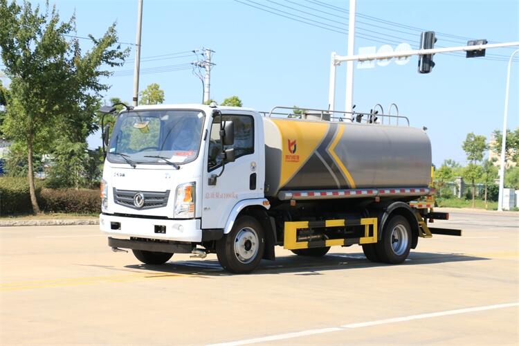 長安153灑水車哪里有賣,十噸拉水車