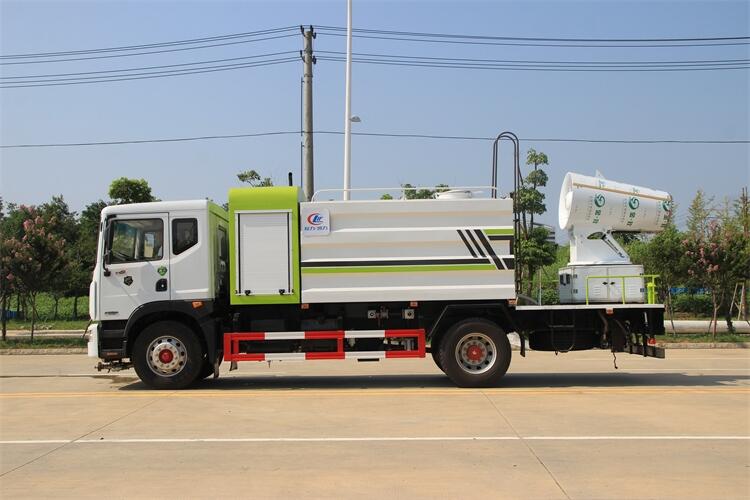 泰安園林灑水車銷售點|30噸灑水車價格  大廠品質(zhì)上裝