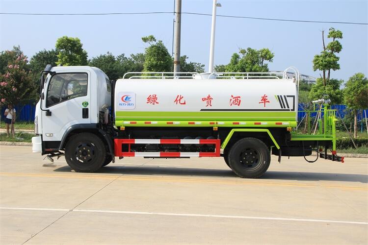 北市环卫洒水车哪里有卖,公路养护洒水车