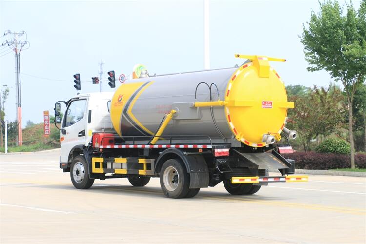 泰興東風(fēng)多利卡吸糞車廠家銷售點 廠家走量車型