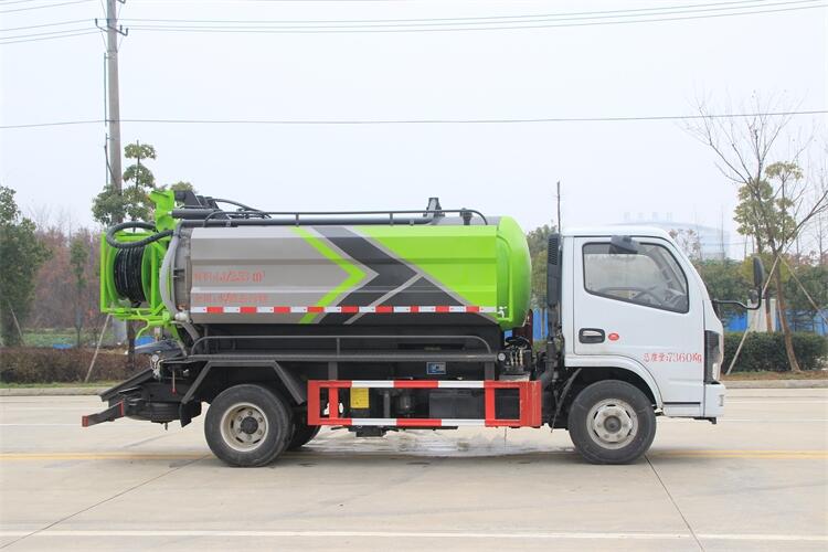 新民五噸吸糞車銷售點(diǎn) 吸污車廠家價(jià)格 廠家走量車型