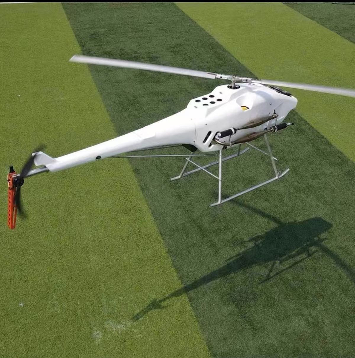 高空救援新标杆：红色之鹰无人直升机，抗洪抢险高效解决方案