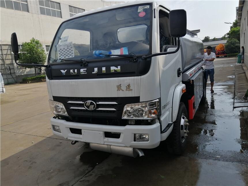 東風5噸油罐車現(xiàn)車直銷直銷價格