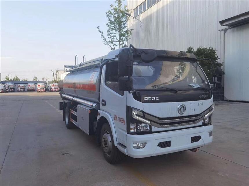 廠家現(xiàn)車8噸加油車手續(xù)齊全多少錢