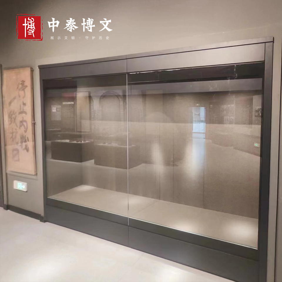 山西現(xiàn)代藝術(shù)館智能多媒體展柜，博物館展柜電動(dòng)開啟方式，私人博物館沿墻式文物展柜
