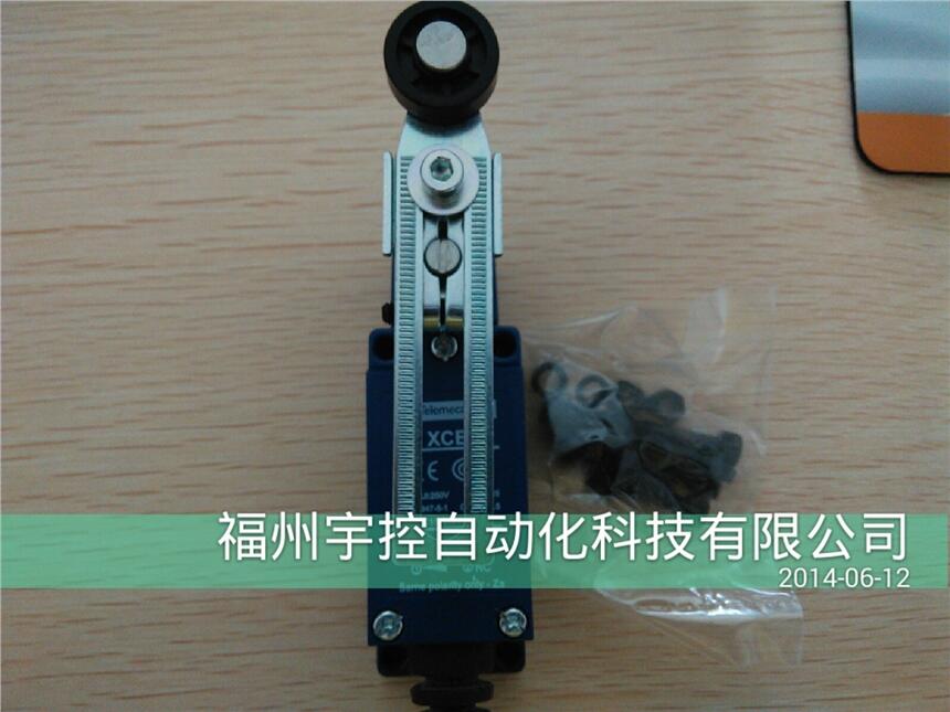 供应施耐德接近开关XCE-145