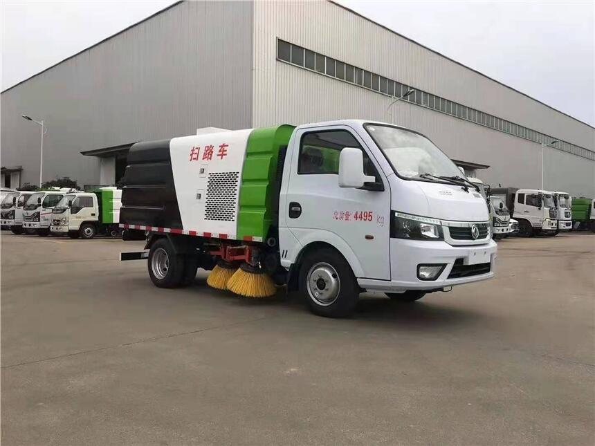 長(zhǎng)春東風(fēng)多利卡掃路車  洗掃車 吸塵車廠家品牌齊全