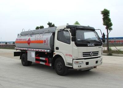 东风国五11吨加油车 3800轴距 朝柴156马力