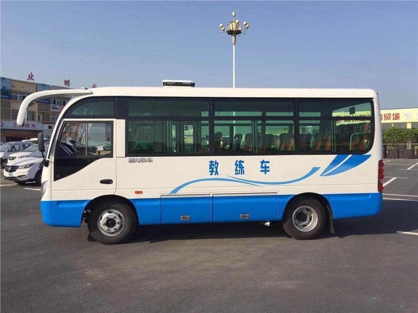 烏蘭察布19座客車(chē)配置工地員工接送車(chē)