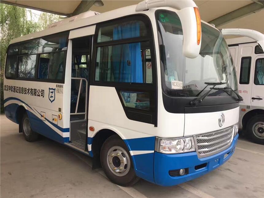 哈爾濱新款19座客車(chē)工地員工接送車(chē)