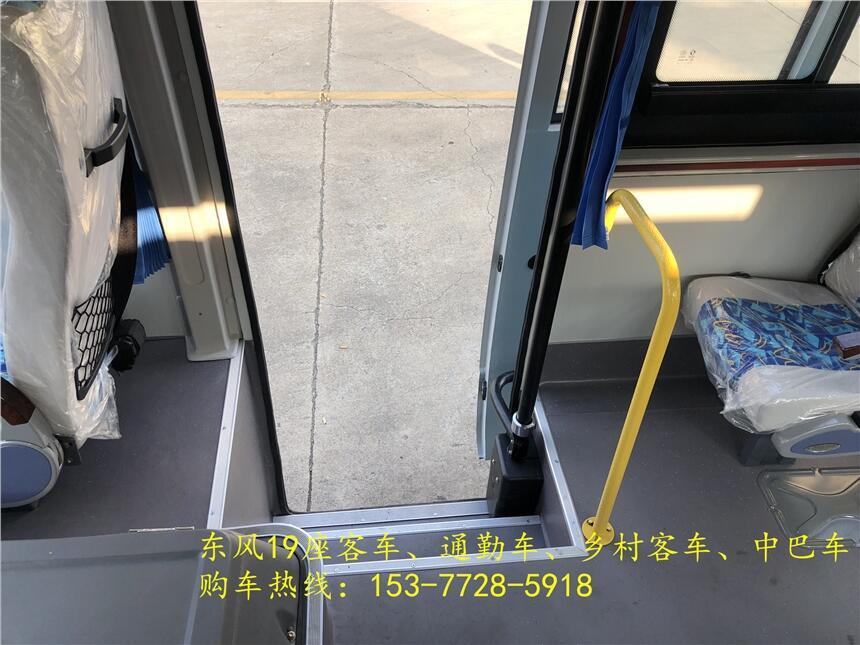 甘肅隴南東風(fēng)19座中巴車