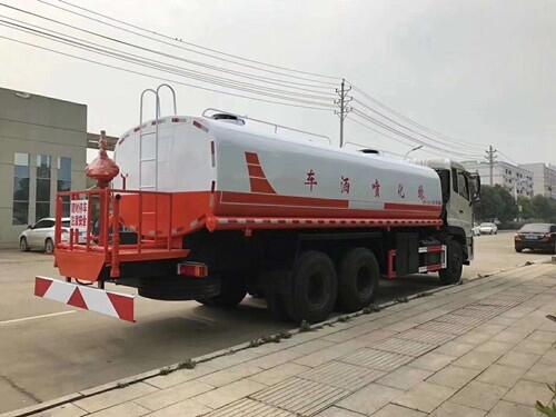 生活區(qū)噴灑車_公路養(yǎng)護噴灑車灑水車