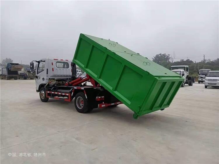 陜西漢中市藍(lán)牌勾臂垃圾車東風(fēng)大多利卡垃圾車廠家