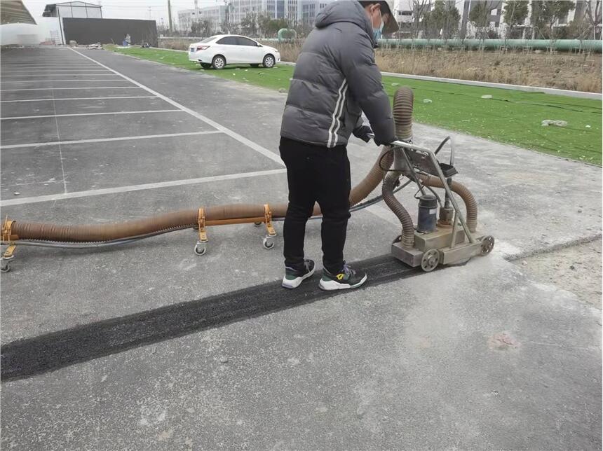 苏州道路热熔线旧线高压水枪去除