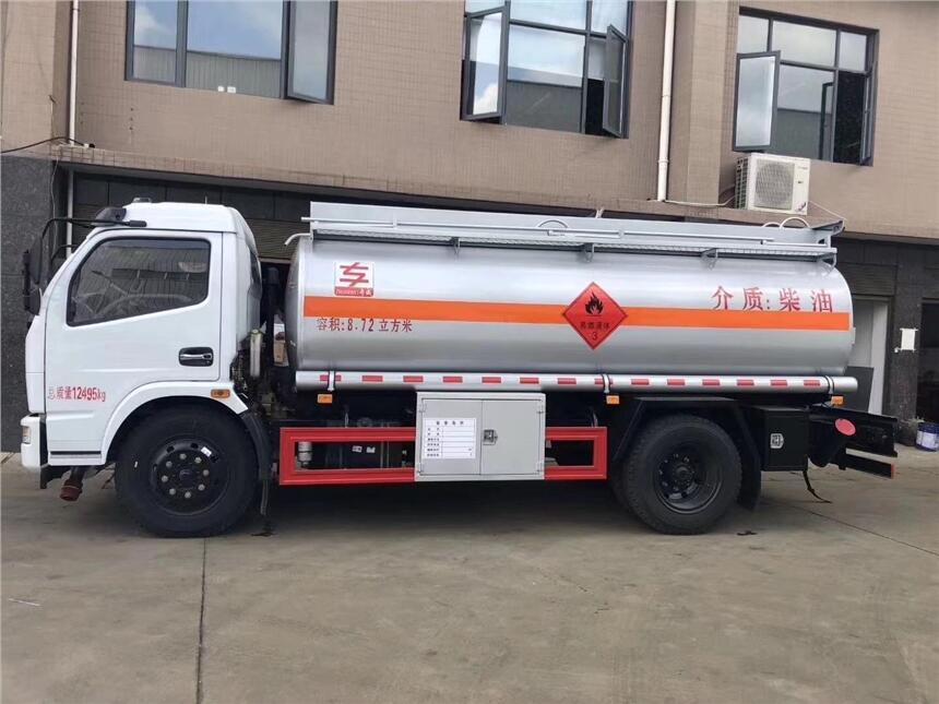 廠家8噸油罐車(chē)便宜處理  福利款趕快下手 手慢無(wú)