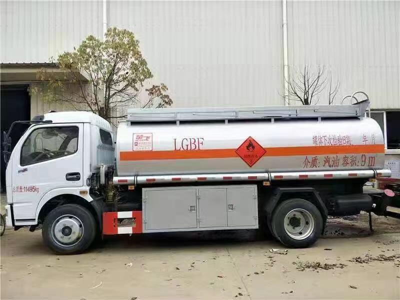 上好戶8噸油罐車(chē)10噸油罐車(chē)降價(jià)出售