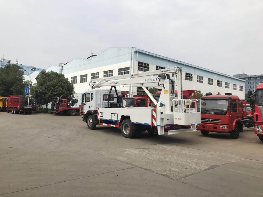 福建莆田市荔城區(qū)小型高空作業(yè)車圖片！