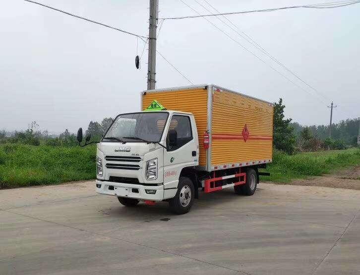 上饒大型倉欄式危險(xiǎn)品車