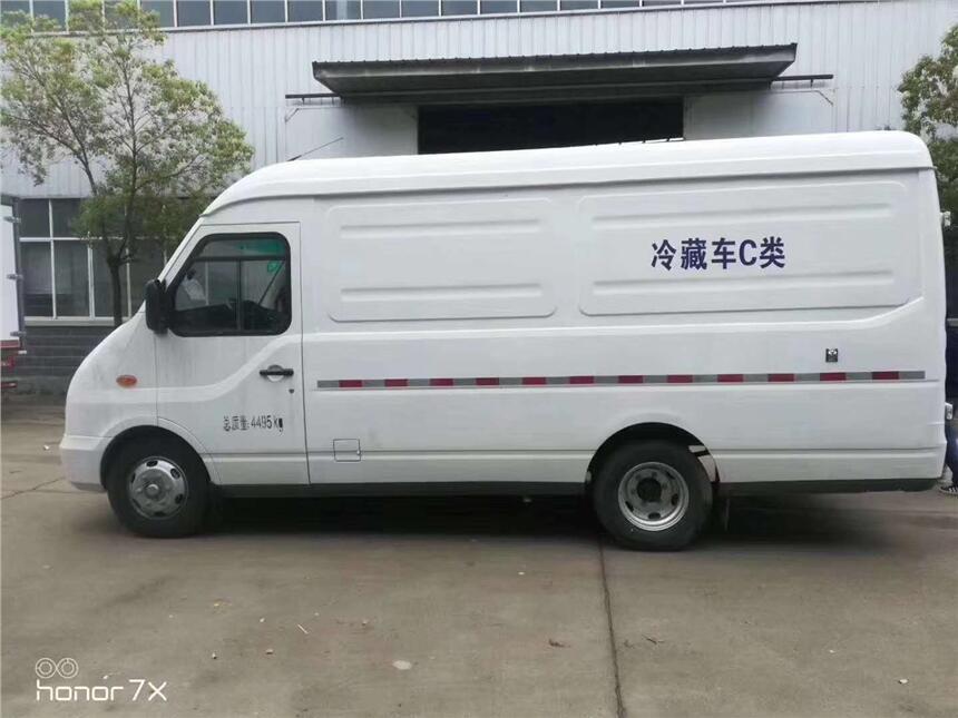 東風天龍前四后八國六冷藏車_4米2廂長冷藏車具體價格