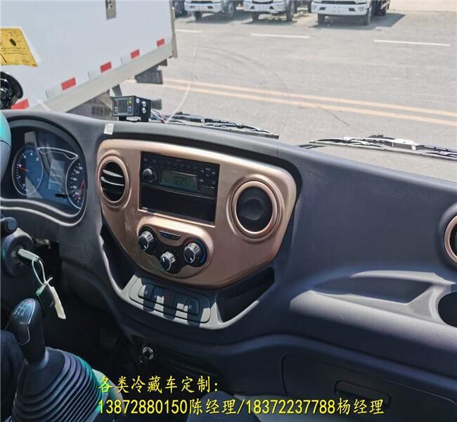 通遼市5.1米水果酸奶運(yùn)輸車