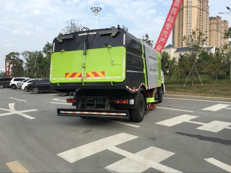 江淮道路清掃車出口價格