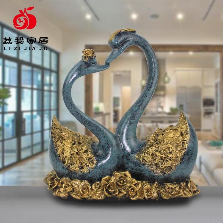 廠家供應(yīng)歐式工藝品情侶天鵝擺件創(chuàng)意家居裝飾品婚慶臥室贈品批發(fā)