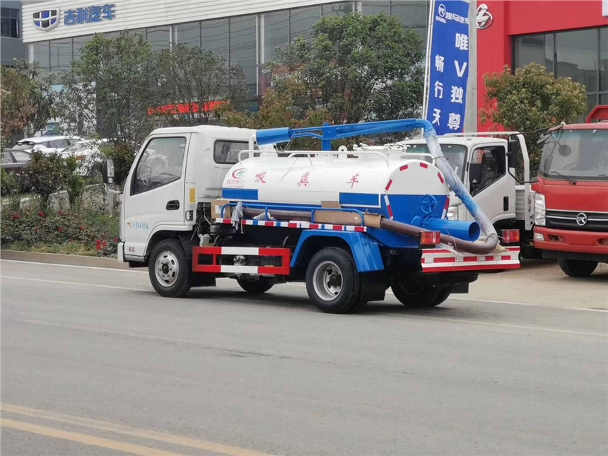 國六吸污車